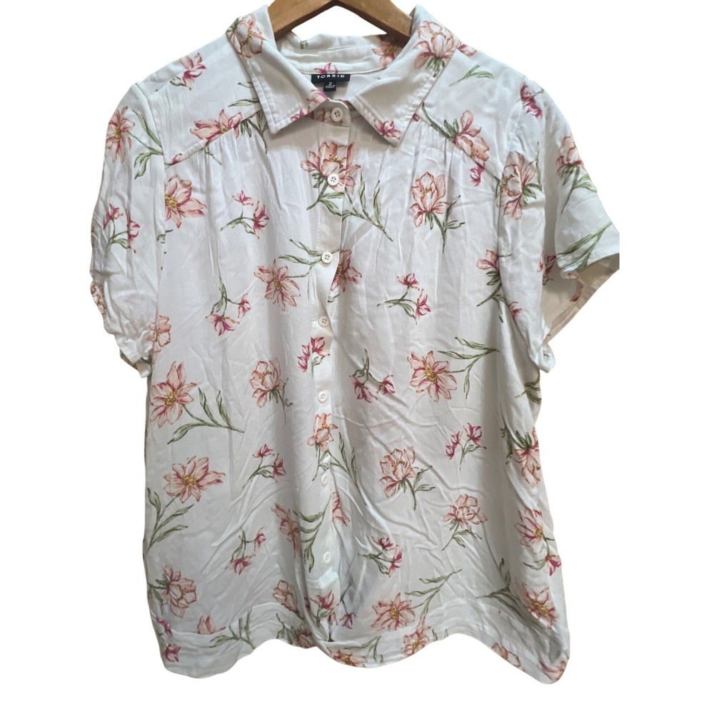 Torrid Women White Floral Rayon Button Up Twist‎ Front Blouse Top Plus Size 2
